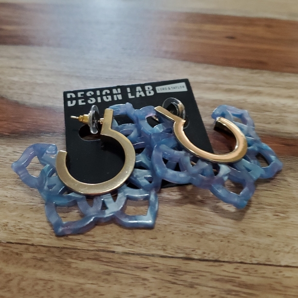 Design Lab Floral Cutout Hoop Earrings Lucite Blue - Picture 2 of 5